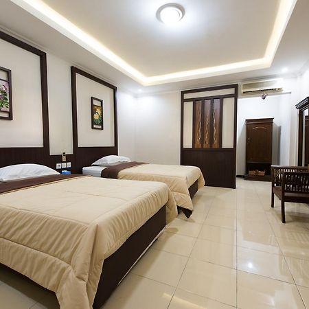 Hotel Wisma Djaja Syariah Bojonegoro Exteriér fotografie
