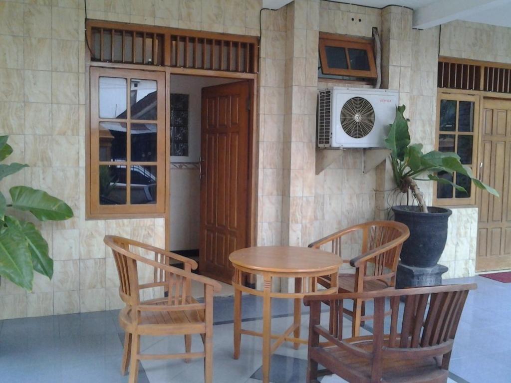 Hotel Wisma Djaja Syariah Bojonegoro Pokoj fotografie