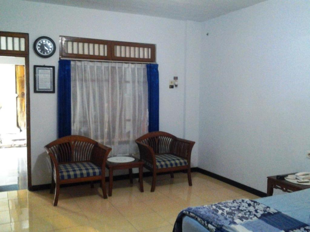 Hotel Wisma Djaja Syariah Bojonegoro Pokoj fotografie