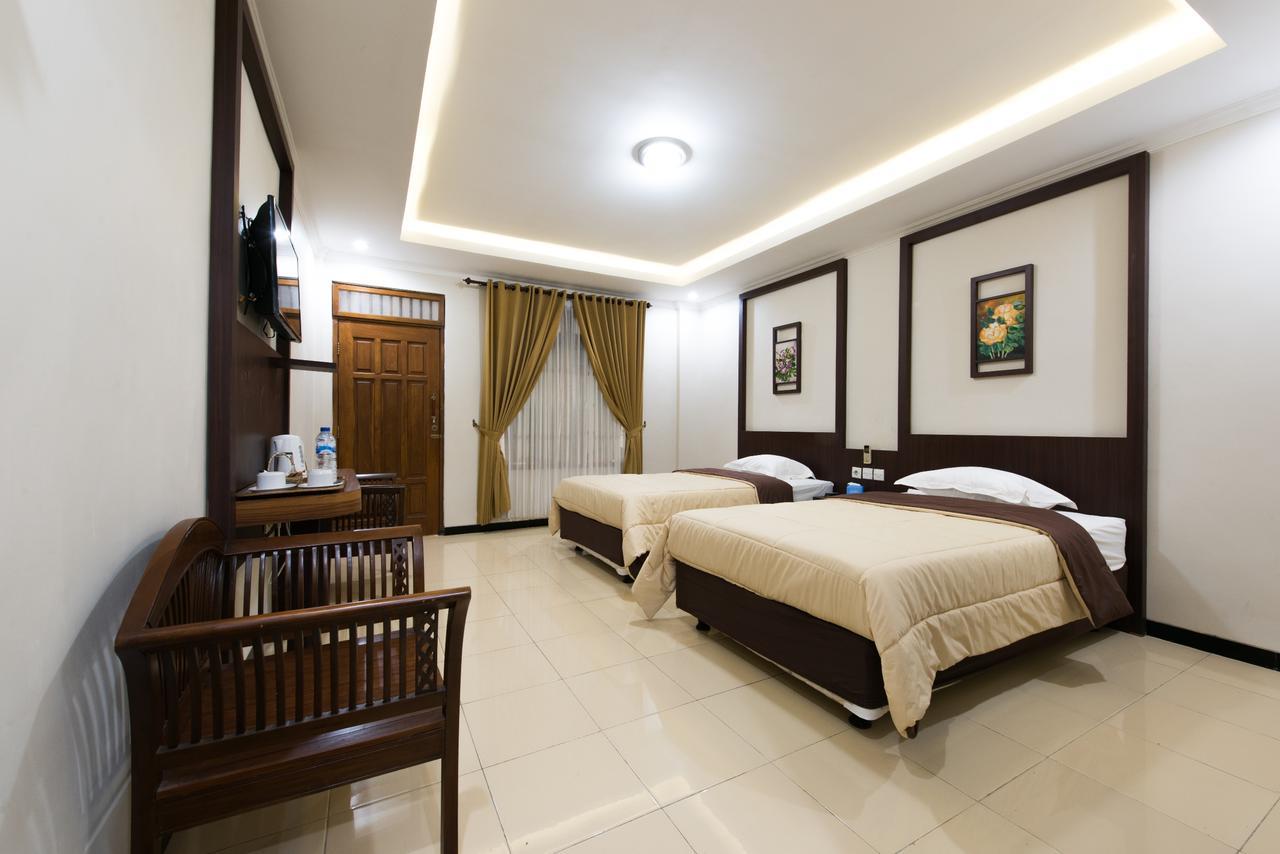 Hotel Wisma Djaja Syariah Bojonegoro Exteriér fotografie