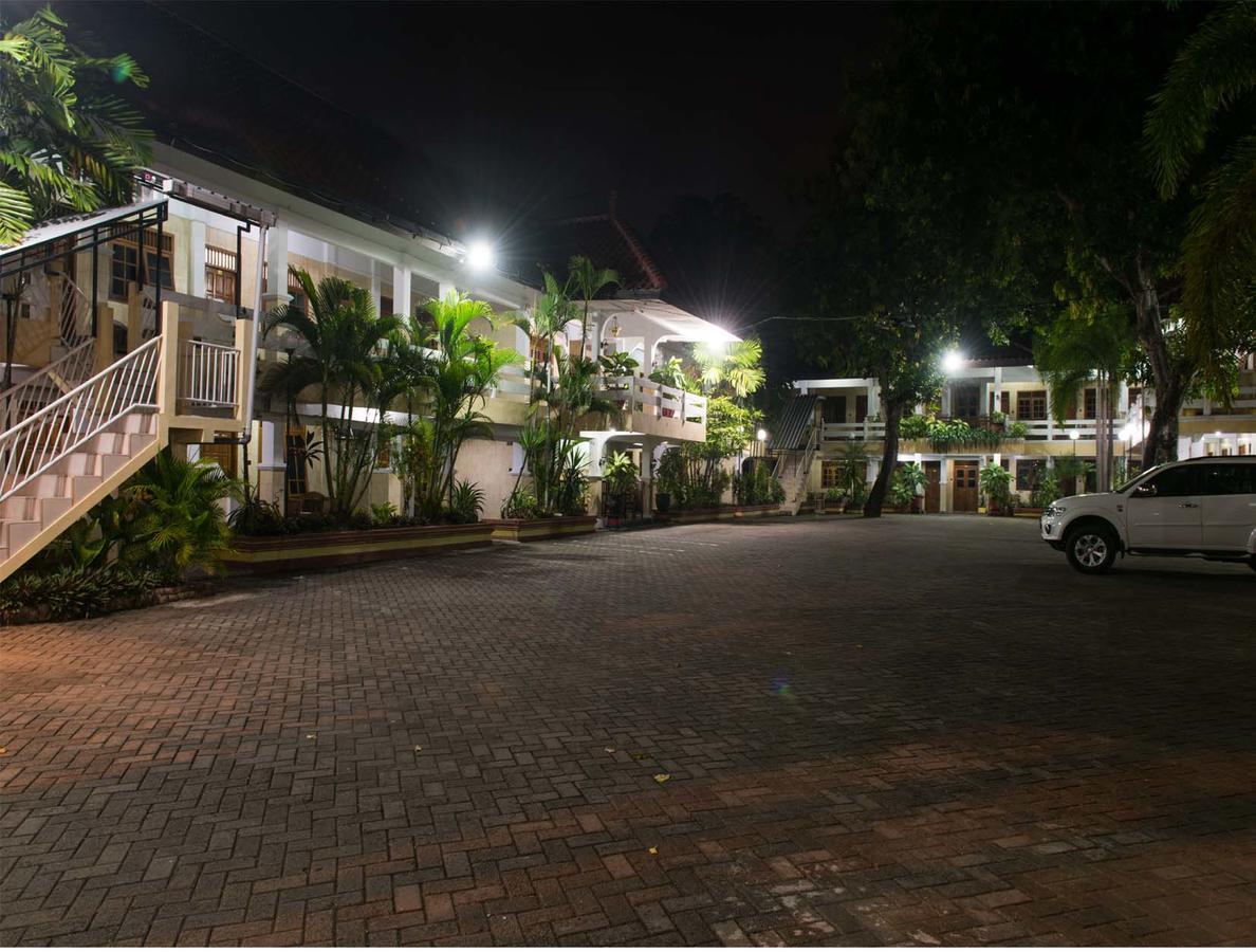 Hotel Wisma Djaja Syariah Bojonegoro Exteriér fotografie